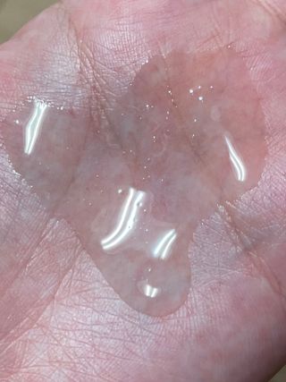 썸헤어 / SUMHAIR 썸헤어 실키 테라피 헤어 에센스 — 5점을 준 리뷰어가 2021년 4월 올린 사용 사진