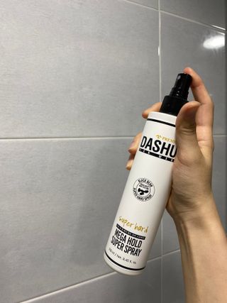 다슈코리아 다슈 포 맨 프리미엄 메가 홀드 슈퍼 스프레이 250ml — 5점을 준 리뷰어가 2021년 4월 올린 사용 사진
