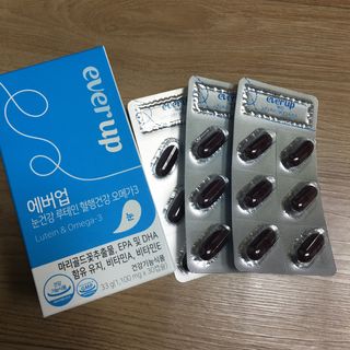 [몸엔용] 에버업 멀티비타민&미네랄, 눈건강 루테인 혈행건강 오메가3, 면역 프로바이오틱스 3종 택1 — 5점을 준 리뷰어가 2022년 4월 올린 사용 사진