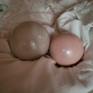 트라택 쿠셔닝 웨이트볼 0.5kg + 1kg SET — 5점을 준 리뷰어가 2022년 6월 올린 사용 사진