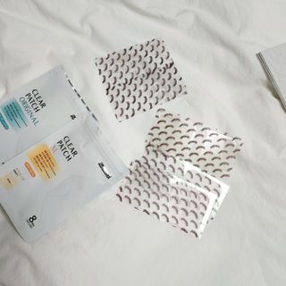 에버렐 아크네 클리어 패치 오리지널(40매) + XL(8매) 1세트, 각 1개씩 — 5점을 준 리뷰어가 2022년 5월 올린 사용 사진
