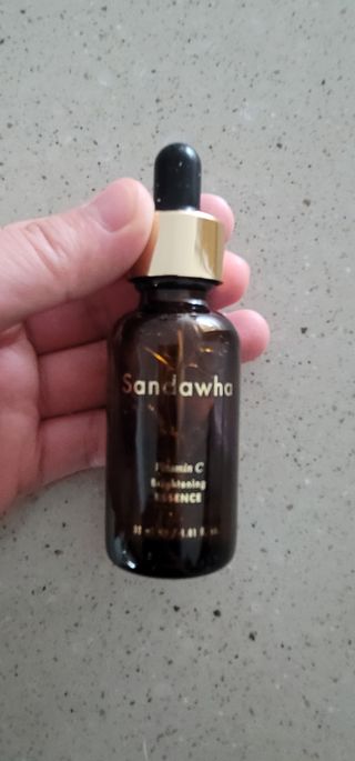 스킨큐어 산다화 비타민c 화이트닝 에센스 30ml — 5점을 준 리뷰어가 2023년 7월 올린 사용 사진