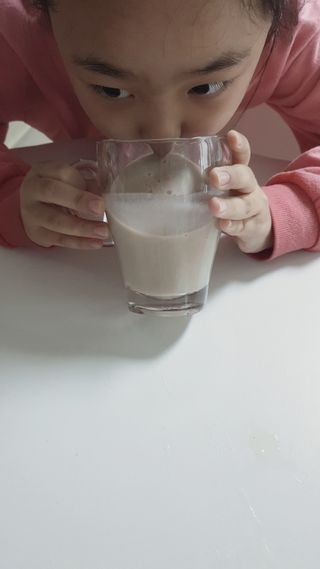 이롬 황성주 박사의 국산콩 두유 검은콩과 17곡 프리미엄 — 5점을 준 리뷰어가 2021년 5월 올린 사용 사진