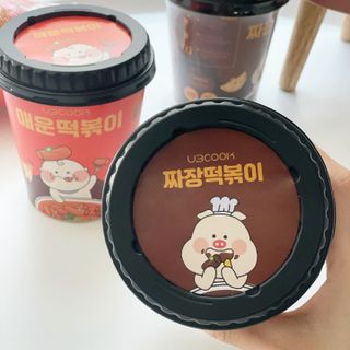 유비쿡 컵떡볶이 매운컵떡볶이2개/ 짜장컵떡볶이 2개  총 4개세트 — 5점을 준 리뷰어가 2021년 4월 올린 사용 사진