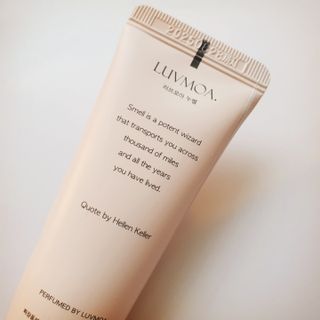 러브모아 향수 고체향수 승무원 고체향수 바르는 향수 니치향수 도손 우드세이지 앤 씨솔트 — 5점을 준 리뷰어가 2022년 12월 올린 사용 사진