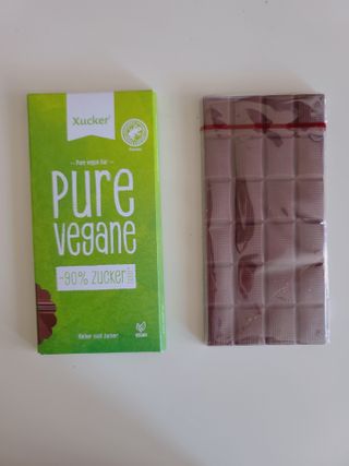 당류2g 자일리톨로 단맛을낸 슈카 퓨어비건 무설탕초콜릿 Xucker vegan 2개입 — 5점을 준 리뷰어가 2021년 4월 올린 사용 사진