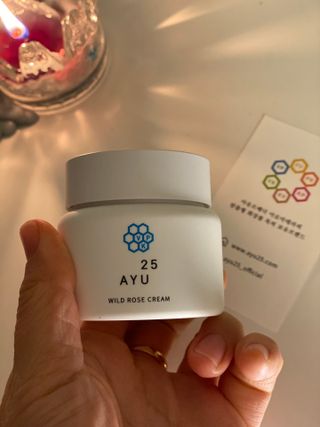 AYU25[아유트웬티파이브]다마스크로즈워터 베이스 천연 수분 촉촉 크림 — 5점을 준 리뷰어가 2021년 3월 올린 사용 사진