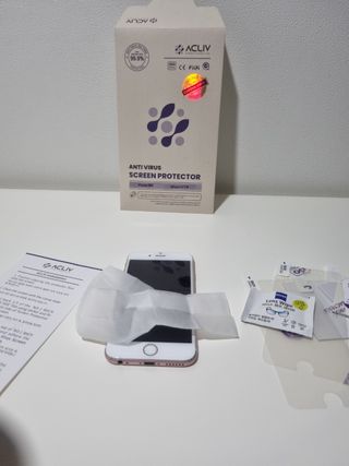 아클리브 Eco 항균 항바이러스 액정 보호필름(iPhone) — 4점을 준 리뷰어가 2022년 7월 올린 사용 사진