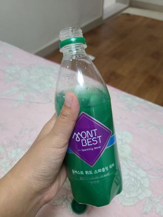 몽베스트 Montbest with Sparkling water Plain 20병 — 4점을 준 리뷰어가 2021년 11월 올린 사용 사진