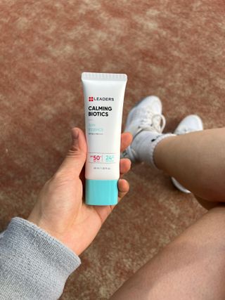 리더스코스메틱 리더스 카밍 바이오틱스 선 에센스 SPF 50+ PA++++ — 5점을 준 리뷰어가 2022년 8월 올린 사용 사진