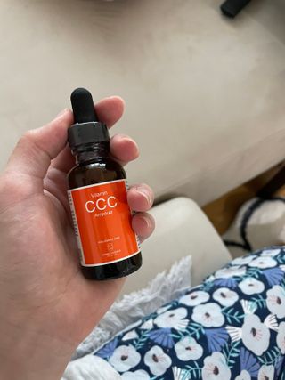 더마 사이언스 비타민 CCC 앰플 기미 브라이트닝 세럼 30ml — 5점을 준 리뷰어가 2021년 8월 올린 사용 사진