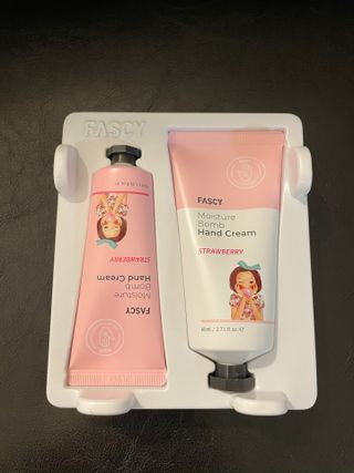 파시 FASCY 高保湿ハンドクリーム40ml+80ml セット — 5점을 준 리뷰어가 2021년 6월 올린 사용 사진