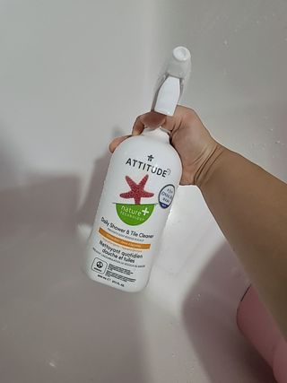 에티튜드 천연 데일리 욕조 클리너 EWG 그린 욕조세제 저자극 하이포알러제닉 친환경 비건 — 5점을 준 리뷰어가 2022년 8월 올린 사용 사진