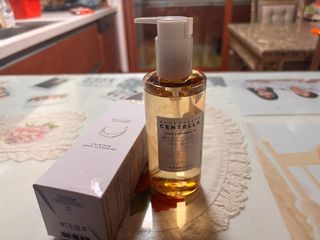 스킨1004 [SKIN1004] 마다가스카르 센텔라 라이트 클렌징 오일 200ml — 5점을 준 리뷰어가 2024년 7월 올린 사용 사진