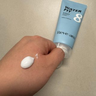 나우 [리브엠]피부 속부터 겹겹이, 촘촘하게! 워터핏8중 수분착붙 크림 — 5점을 준 리뷰어가 2025년 1월 올린 사용 사진