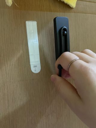 [3M 코맨드] 가방걸이 다용도훅 + 욕실용 매트블랙 더블훅 — 5점을 준 리뷰어가 2024년 5월 올린 사용 사진