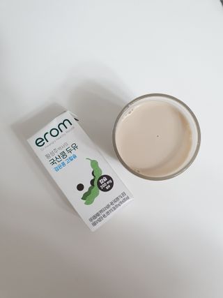 이롬 erom 황성주박사의 국산콩 두유 검은콩 고칼슘 — 5점을 준 리뷰어가 2021년 1월 올린 사용 사진