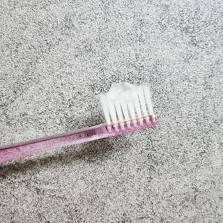 치과에서 쓰는 치약 _ 라벨제로 저불소 꼬마, 키즈, 유아, 베이비, 주니어 안전한 어린이치약 — 5점을 준 리뷰어가 2022년 12월 올린 사용 사진