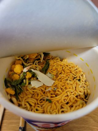 NISSIN 닛신 컵누들  4종 - 씨푸드오리지날, 씨푸드 스파이시, 씨푸드 커리, 씨푸드 XO소스 — 5점을 준 리뷰어가 2022년 4월 올린 사용 사진