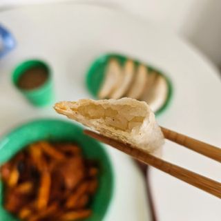 (주)성경순만두 곤약만두.콘치즈만두,삼각당면만두,당면 야끼만두,대구전통 납작만두,떡뽁이 매콤소스,달콤소스 — 3점을 준 리뷰어가 2023년 4월 올린 사용 사진