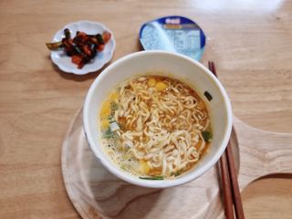 NISSIN 닛신 컵누들  4종 - 씨푸드오리지날, 씨푸드 스파이시, 씨푸드 커리, 씨푸드 XO소스 — 5점을 준 리뷰어가 2022년 4월 올린 사용 사진