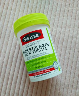 Swisse 스위스 고함량 밀크씨슬 35,000mg 60정 — 5점을 준 리뷰어가 2021년 11월 올린 사용 사진