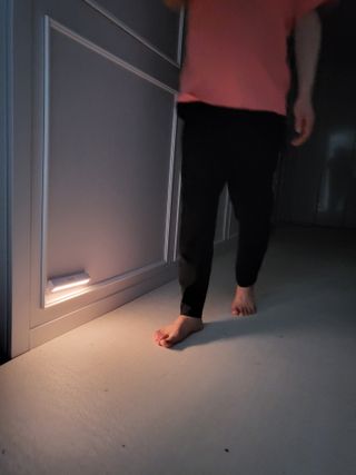 아카라 어두울 때만 켜지는 스마트 무선 센서등 — 5점을 준 리뷰어가 2021년 12월 올린 사용 사진
