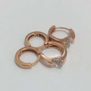 [골드앤디어] 14K 사선 큐빅 원터치 귀걸이_3color — 5점을 준 리뷰어가 2021년 7월 올린 사용 사진