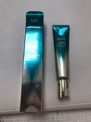 [NEW 탄력유턴 아이크림] AHC 유스 래스팅 리얼 아이크림 포 페이스 — 4.5점을 준 리뷰어가 2021년 2월 올린 사용 사진