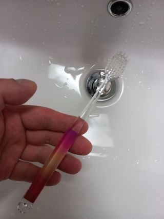 에브리모먼트 에브리 모먼트 칫솔 Every moment toothbrush — 5점을 준 리뷰어가 2022년 2월 올린 사용 사진
