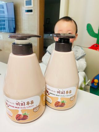 [과일나라] 피부가 마시는 커피우유 바디클렌저&바디로션 — 3.5점을 준 리뷰어가 2022년 3월 올린 사용 사진