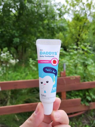 닥터데디스 안심무불소 베이비치약 60g + 여행용 미니 치약 15g — 5점을 준 리뷰어가 2022년 8월 올린 사용 사진