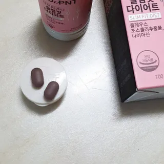 닥터피엔티 [Dr.PNT] 하루 2알로 건강한 다이어트! 한겨울에도 체지방만 쏙~ 슬림핏 다이어트 — 5점을 준 리뷰어가 2023년 3월 올린 사용 사진