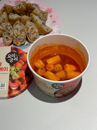 나우  [요리궁리] B타입 ( 매콤, 치즈, 매콤까르보 ) 꽃떡볶이 6개입 세트 — 5점을 준 리뷰어가 2025년 3월 올린 사용 사진