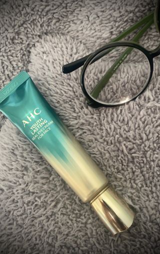[NEW 탄력유턴 아이크림] AHC 유스 래스팅 리얼 아이크림 포 페이스 — 5점을 준 리뷰어가 2021년 3월 올린 사용 사진