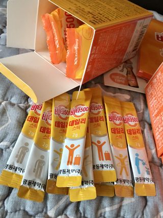 [광동제약] 비타500데일리스틱70포&굿즈3종 — 5점을 준 리뷰어가 2021년 10월 올린 사용 사진