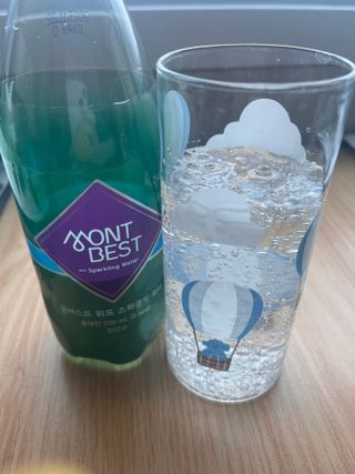몽베스트 Montbest with Sparkling water Plain 20병 — 5점을 준 리뷰어가 2023년 4월 올린 사용 사진
