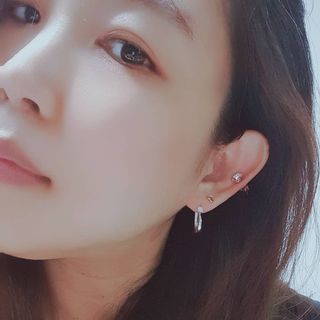 [골드앤디어] 지금 가장 핫한 신상, 빠르게 만나보세요 | 14K 사각 큐빅 라운드 원터치_3color 중 택 1 | — 5점을 준 리뷰어가 2021년 5월 올린 사용 사진
