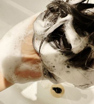 프리마인 더이상 뻣뻣하고 효과없는 탈모샴푸는 NO. 근본부터 케어하는 셀베이스 그린티샴푸(500ml) — 5점을 준 리뷰어가 2023년 3월 올린 사용 사진