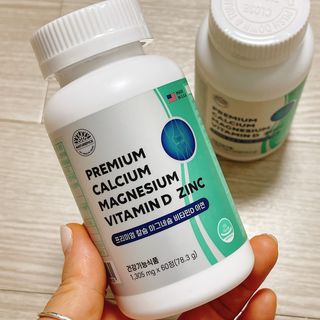 서울약사신협 네이처픽_칼슘마그네슘비타민D_1,305mg x 120캡슐 — 4.5점을 준 리뷰어가 2021년 9월 올린 사용 사진
