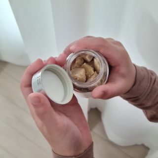 작심연구소 구취제거+충치예방+치아화이트닝 마법의 캔디 덴티팝3종(맛 랜덤 발송) — 5점을 준 리뷰어가 2022년 5월 올린 사용 사진