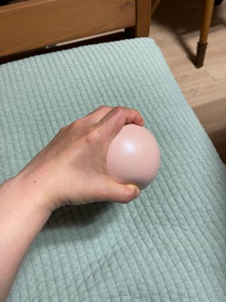 트라택 쿠셔닝 웨이트볼 0.5kg + 1kg SET — 4점을 준 리뷰어가 2022년 5월 올린 사용 사진