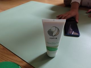 mom e 맘이 내추럴 베이비 케어 크림+바디오일 — 5점을 준 리뷰어가 2021년 1월 올린 사용 사진