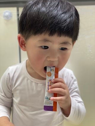 베거스코리아 [콜리케어] 키즈 홍삼콜리 딸기맛 14포 — 5점을 준 리뷰어가 2021년 10월 올린 사용 사진