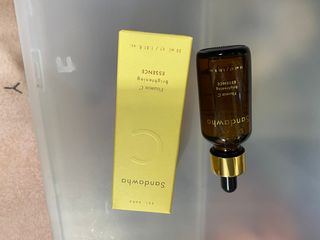 스킨큐어 산다화 비타민c 화이트닝 에센스 30ml — 5점을 준 리뷰어가 2022년 3월 올린 사용 사진