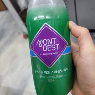 몽베스트 Montbest with Sparkling water Plain 20병 — 5점을 준 리뷰어가 2021년 10월 올린 사용 사진