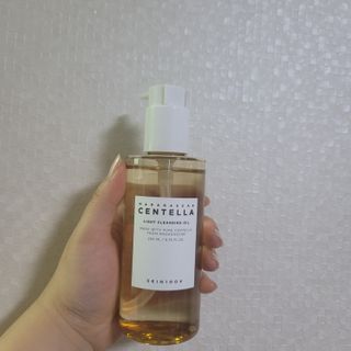 스킨1004 [SKIN1004] 마다가스카르 센텔라 라이트 클렌징 오일 200ml — 5점을 준 리뷰어가 2024년 7월 올린 사용 사진