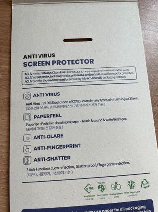 아클리브 Eco 항균 항바이러스 액정 보호필름(iPhone) — 5점을 준 리뷰어가 2022년 8월 올린 사용 사진