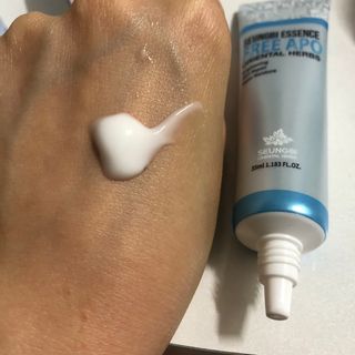 조아산코스메틱 승비 에센스 프리아포 오리엔탈 허브 크림 + 승비 에센스 프리아포 오리엔탈 허브 스킨 SET — 5점을 준 리뷰어가 2022년 5월 올린 사용 사진