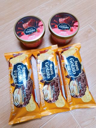롯데제과 본젤라또 비스킷&바닐라카라멜바, 본젤라또 베리쇼콜라컵 — 5점을 준 리뷰어가 2021년 12월 올린 사용 사진